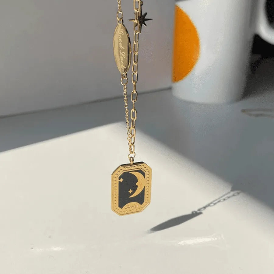 Elegant necklace; Minimalist jewelry; Delicate necklace; Simple elegance; Stylish minimalist necklace; Everyday wear necklace; Chic and sophisticated; Lightweight jewelry; Timeless design; Minimalist pendant; Elegant fashion accessory; Subtle beauty; Versatile necklace; Minimalist style; Elegant layering piece; Perfect gift for her; Modern jewelry design;