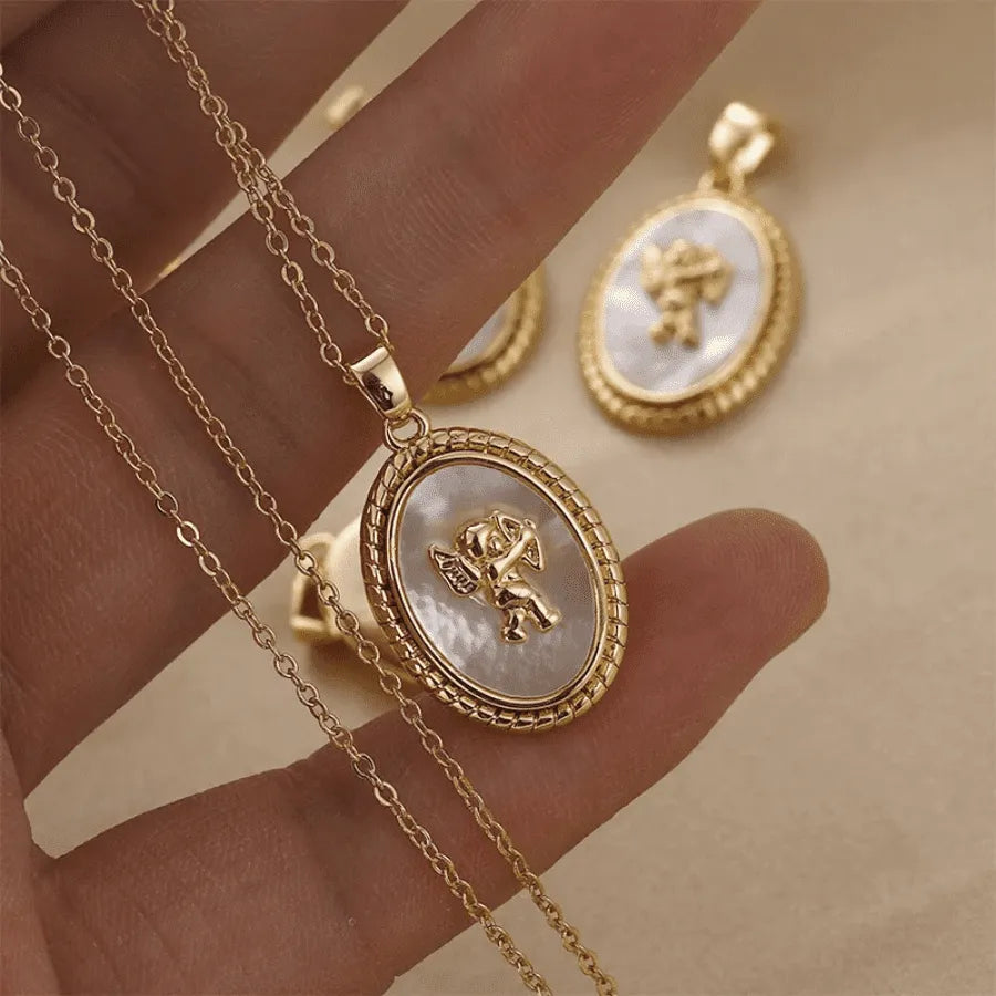 Elegant necklace; Minimalist jewelry; Delicate necklace; Simple elegance; Stylish minimalist necklace; Everyday wear necklace; Chic and sophisticated; Lightweight jewelry; Timeless design; Minimalist pendant; Elegant fashion accessory; Subtle beauty; Versatile necklace; Minimalist style; Elegant layering piece; Perfect gift for her; Modern jewelry design;
