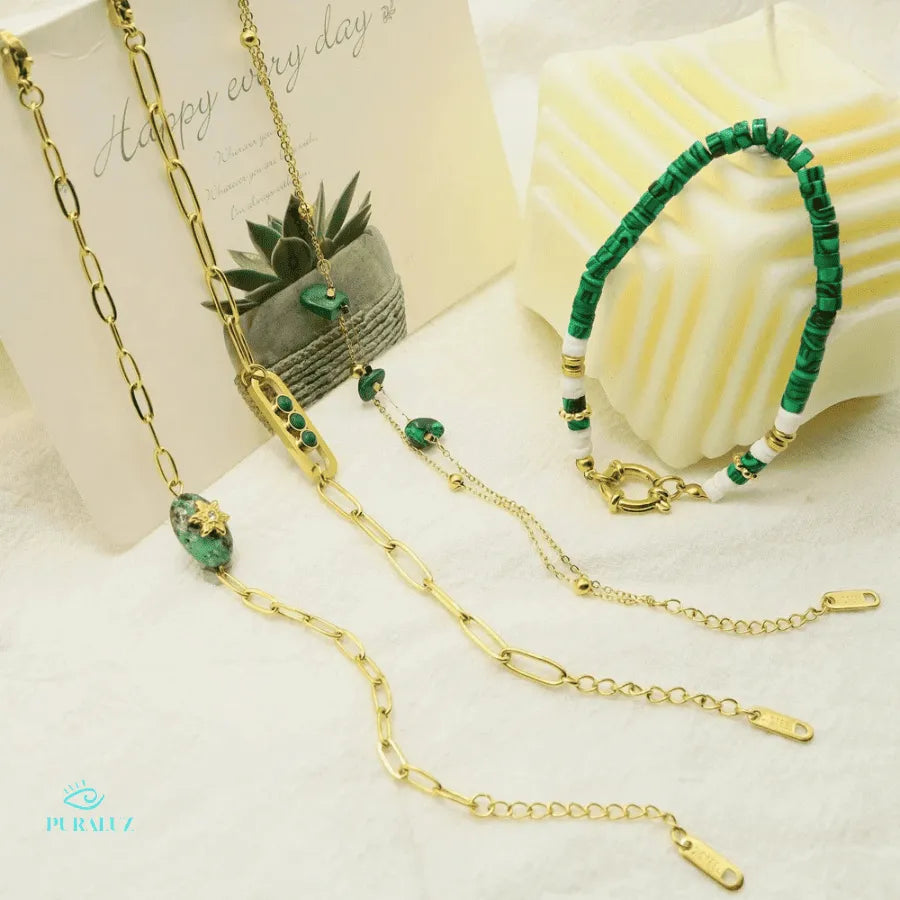 Serenity bracelet; Emerald green bracelet; Green quartz crystals; Healing energy bracelet; Calming bracelet; Natural quartz jewelry; Green gemstone bracelet; Crystal healing jewelry; Serenity and balance; Elegant green bracelet; Quartz crystal bracelet; Mindful jewelry; Spiritual healing; Green quartz benefits; Tranquil energy; Serenity and peace;