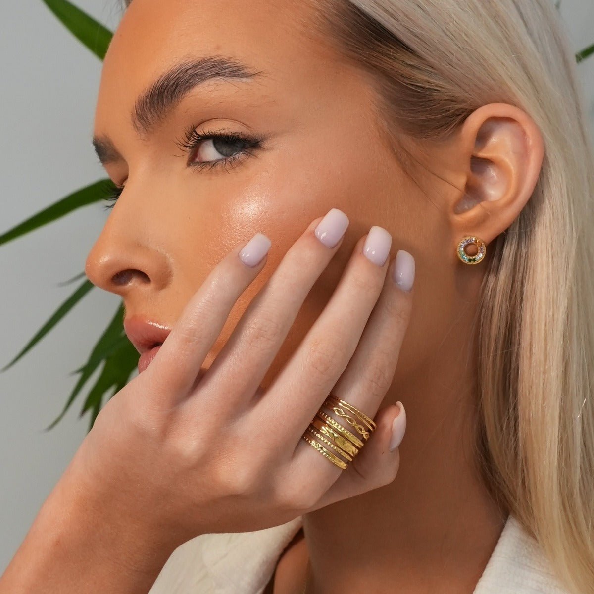 Adjustable Royale ring; elegant 18k gold plating; luxurious design for every occasion; perfect for stacking with other rings; versatile fit for all finger sizes; timeless piece for modern jewelry lovers; ideal for both casual and formal wear; a statement of sophistication; handcrafted with attention to detail; a thoughtful gift for special moments; complements any jewelry collection; combines classic style with contemporary flair; adjustable comfort for daily wear; enhances your personal style;