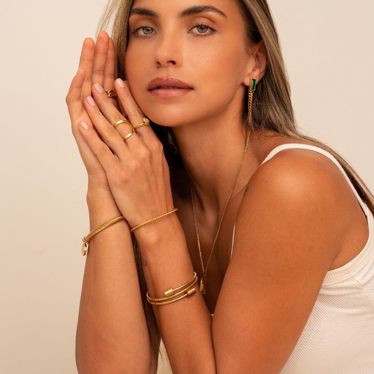 Pulseira torcida banhada a ouro 18K | São Lazuli