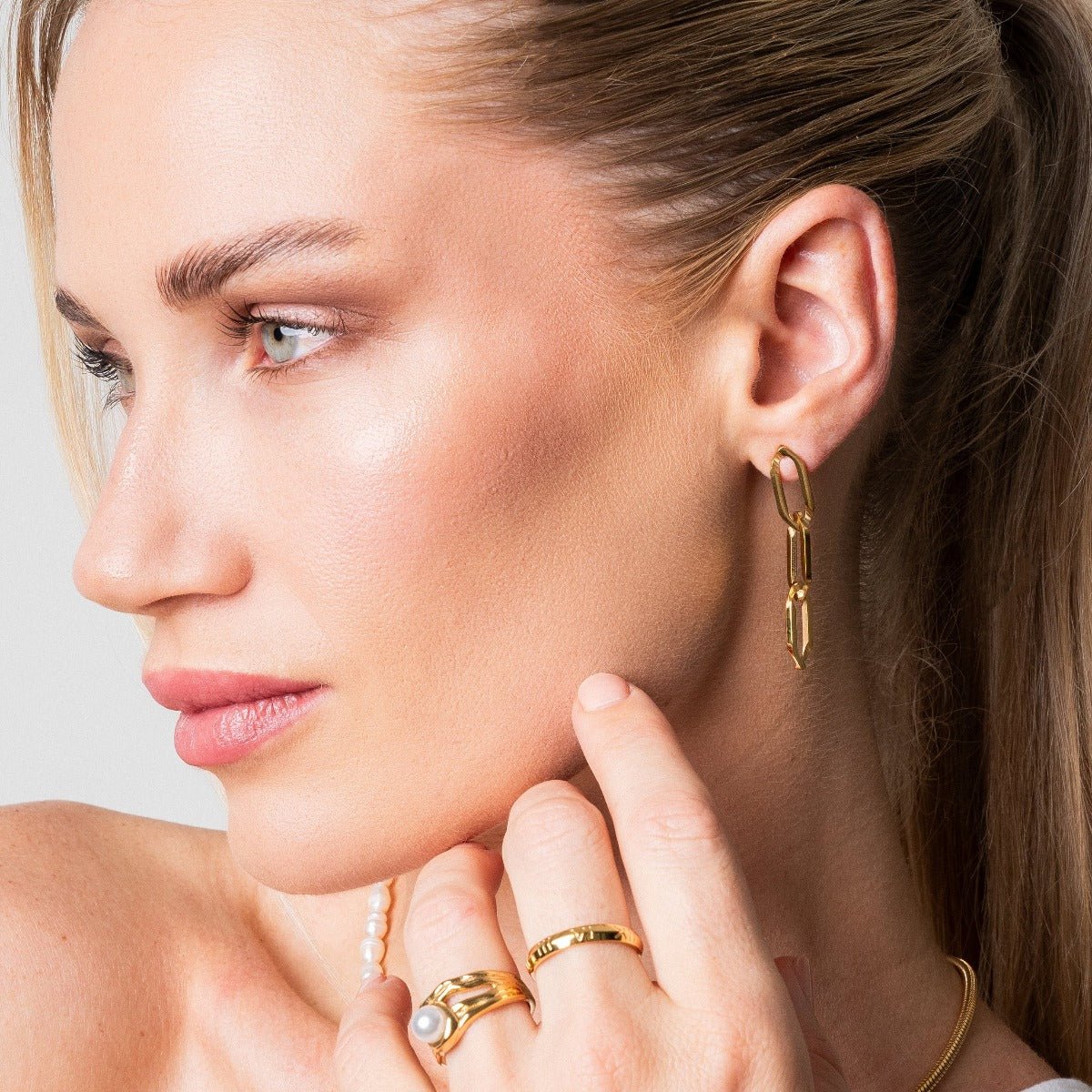 gold-plated earrings; elegant gold-plated earrings; handcrafted gold-plated earrings; gold jewellery; gold hoop earrings; artisanal gold-plated earrings; classic gold-plated earrings; chic gold-plated earrings; designer gold-plated earrings; minimalist gold-plated earrings; gold drop earrings; high-quality gold-plated earrings; fashionable gold-plated earrings; gold-plated stud earrings; stylish gold-plated earrings; premium gold-plated earrings; luxurious gold-plated earrings; exquisite gold-plated earring