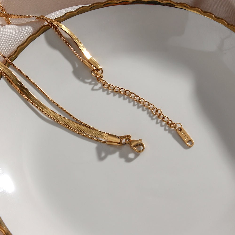 gold-plated necklace; elegant gold-plated necklace; handcrafted gold-plated necklace; gold jewellery; gold chain; artisanal gold-plated necklace; classic gold-plated necklace; chic gold-plated necklace; designer gold-plated necklace; minimalist gold-plated necklace; gold pendant necklace; high-quality gold-plated necklace; fashionable gold-plated necklace; gold-plated necklace gift; stylish gold-plated necklace; premium gold-plated necklace; luxurious gold-plated necklace; exquisite gold-plated necklace; go