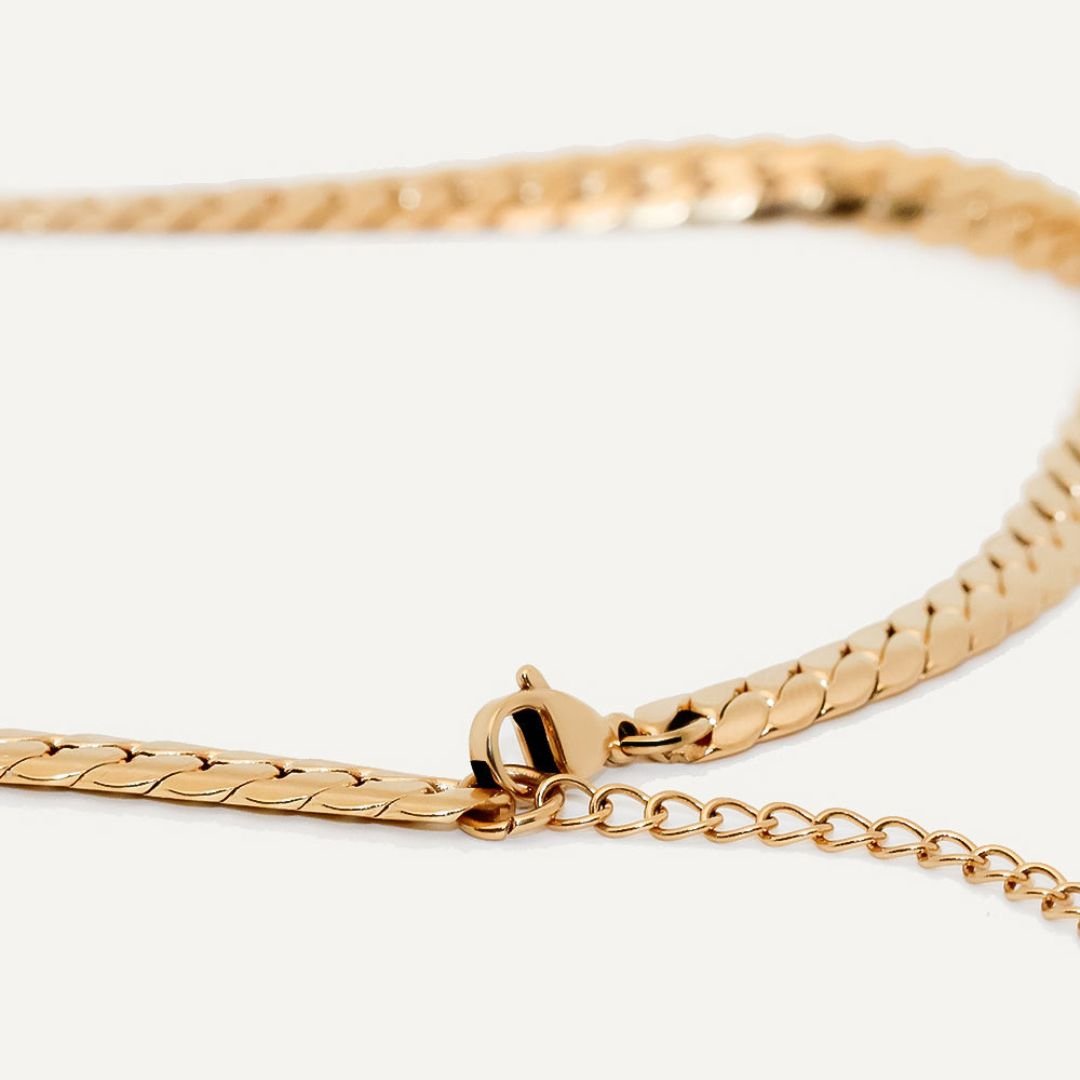 gold-plated necklace; elegant gold-plated necklace; handcrafted gold-plated necklace; gold jewellery; gold chain; artisanal gold-plated necklace; classic gold-plated necklace; chic gold-plated necklace; designer gold-plated necklace; minimalist gold-plated necklace; gold pendant necklace; high-quality gold-plated necklace; fashionable gold-plated necklace; gold-plated necklace gift; stylish gold-plated necklace; premium gold-plated necklace; luxurious gold-plated necklace; exquisite gold-plated necklace; go