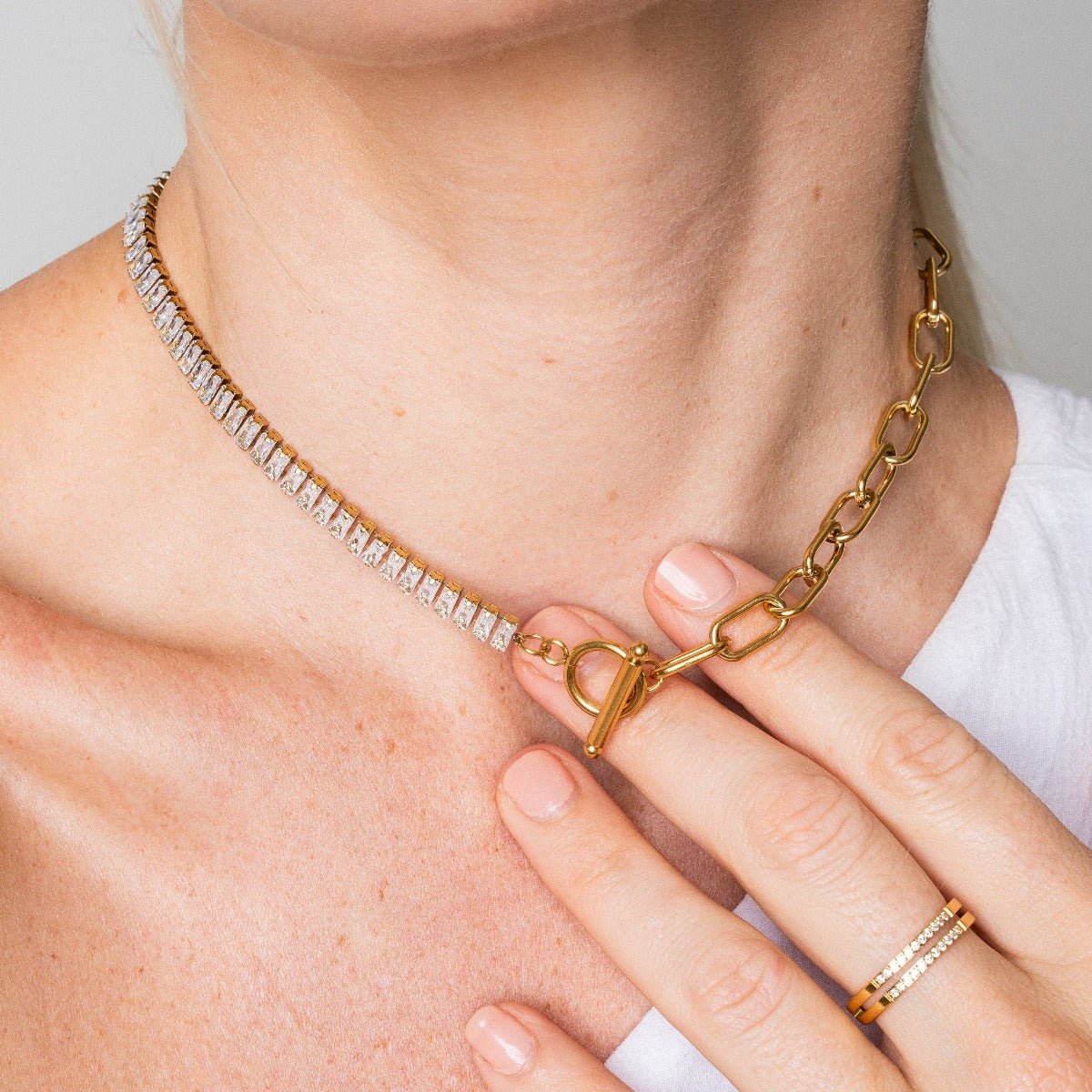 gold-plated necklace; elegant gold-plated necklace; handcrafted gold-plated necklace; gold jewellery; gold chain; artisanal gold-plated necklace; classic gold-plated necklace; chic gold-plated necklace; designer gold-plated necklace; minimalist gold-plated necklace; gold pendant necklace; high-quality gold-plated necklace; fashionable gold-plated necklace; gold-plated necklace gift; stylish gold-plated necklace; premium gold-plated necklace; luxurious gold-plated necklace; exquisite gold-plated necklace; go