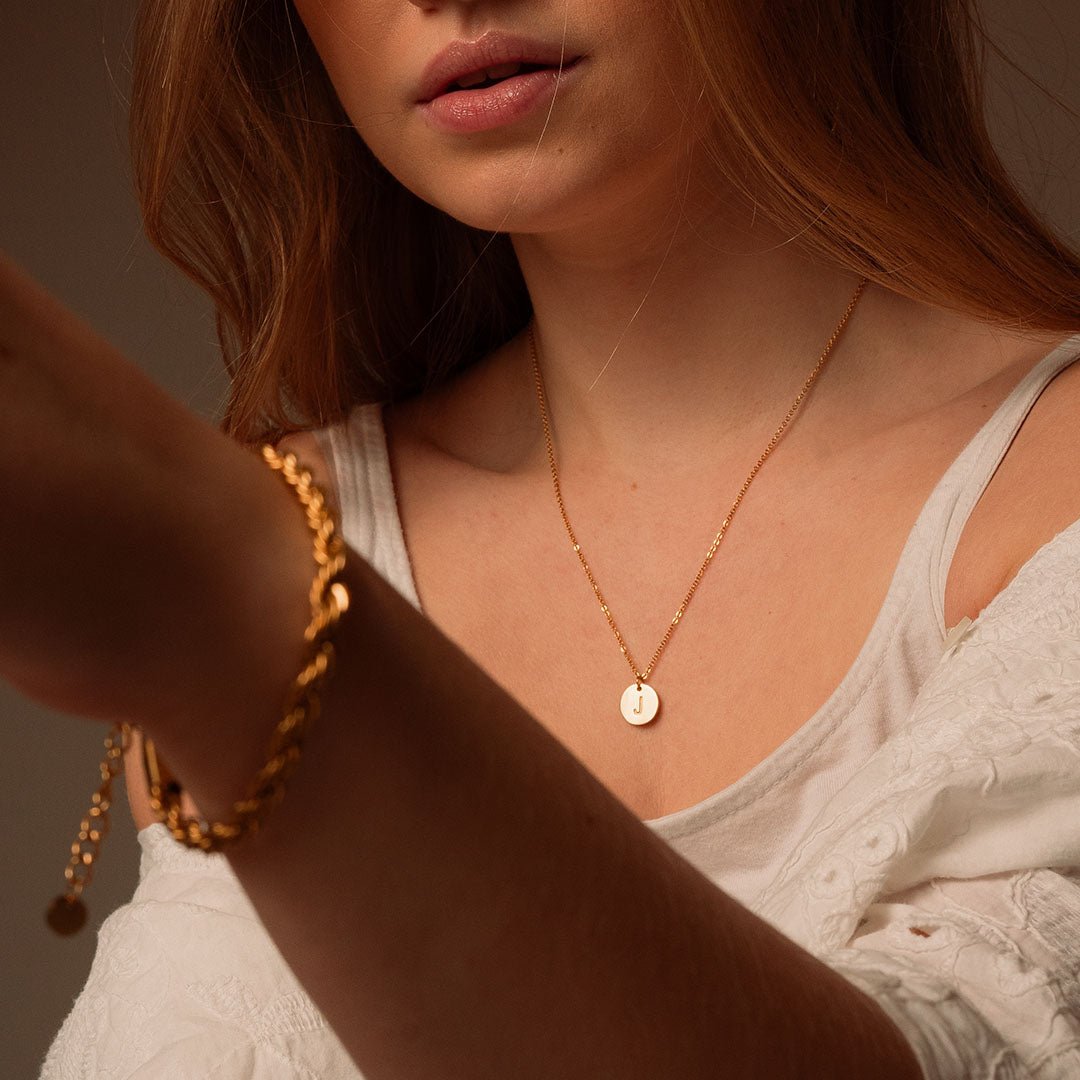 gold-plated necklace; elegant gold-plated necklace; handcrafted gold-plated necklace; gold jewellery; gold chain; artisanal gold-plated necklace; classic gold-plated necklace; chic gold-plated necklace; designer gold-plated necklace; minimalist gold-plated necklace; gold pendant necklace; high-quality gold-plated necklace; fashionable gold-plated necklace; gold-plated necklace gift; stylish gold-plated necklace; premium gold-plated necklace; luxurious gold-plated necklace; exquisite gold-plated necklace; go