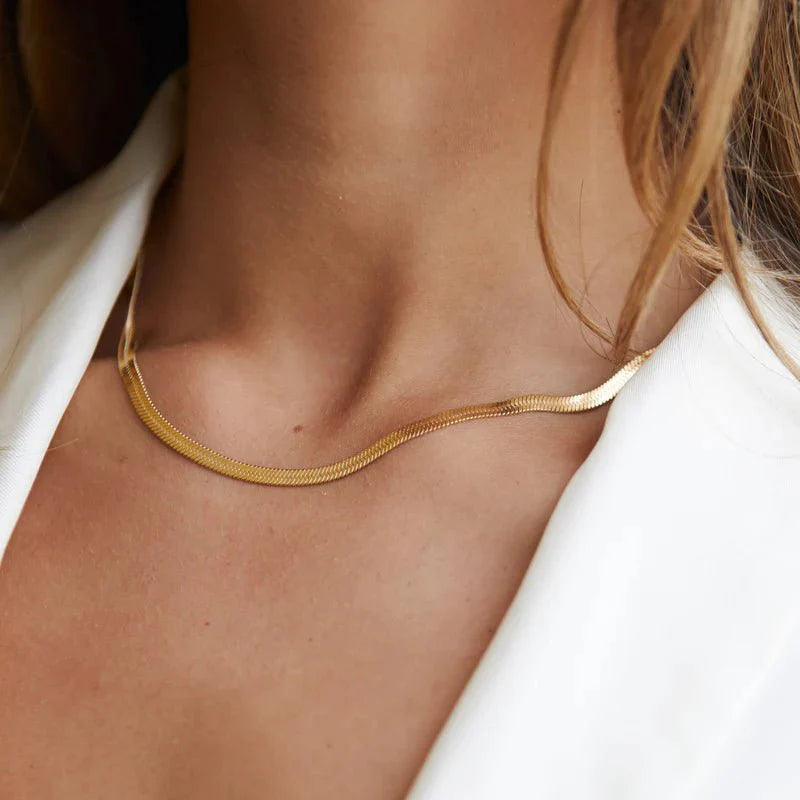 gold-plated necklace; elegant gold-plated necklace; handcrafted gold-plated necklace; gold jewellery; gold chain; artisanal gold-plated necklace; classic gold-plated necklace; chic gold-plated necklace; designer gold-plated necklace; minimalist gold-plated necklace; gold pendant necklace; high-quality gold-plated necklace; fashionable gold-plated necklace; gold-plated necklace gift; stylish gold-plated necklace; premium gold-plated necklace; luxurious gold-plated necklace; exquisite gold-plated necklace; go