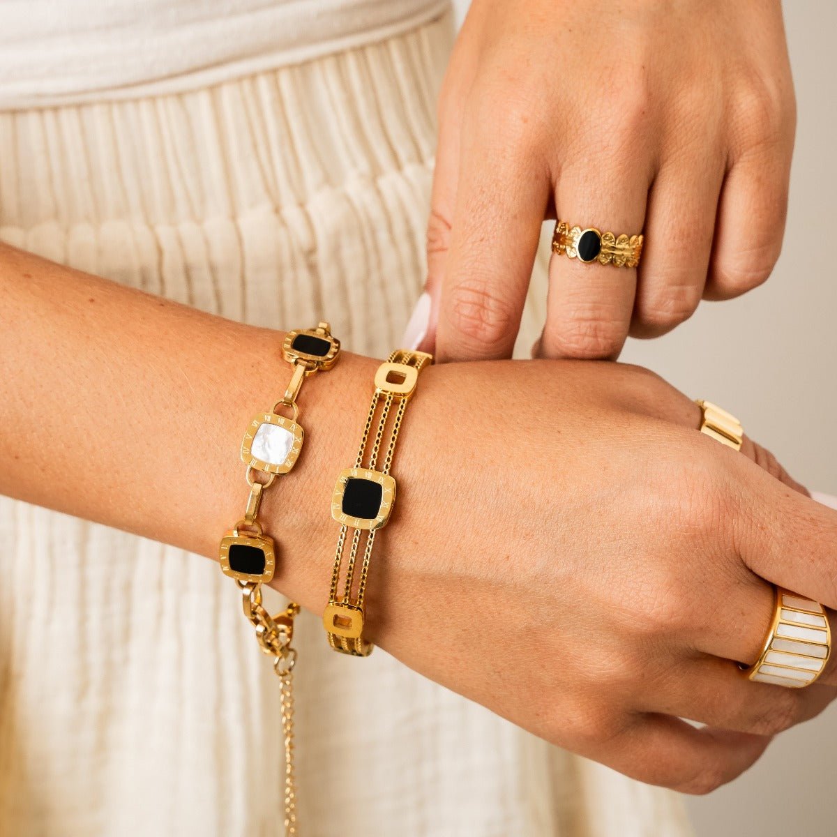 Pulseira mono quadrada banhada a ouro 18K | São Lazuli