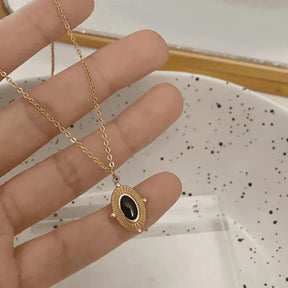 Elegant necklace; Minimalist jewelry; Delicate necklace; Simple elegance; Stylish minimalist necklace; Everyday wear necklace; Chic and sophisticated; Lightweight jewelry; Timeless design; Minimalist pendant; Elegant fashion accessory; Subtle beauty; Versatile necklace; Minimalist style; Elegant layering piece; Perfect gift for her; Modern jewelry design;