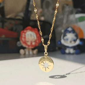 Elegant necklace; Minimalist jewelry; Delicate necklace; Simple elegance; Stylish minimalist necklace; Everyday wear necklace; Chic and sophisticated; Lightweight jewelry; Timeless design; Minimalist pendant; Elegant fashion accessory; Subtle beauty; Versatile necklace; Minimalist style; Elegant layering piece; Perfect gift for her; Modern jewelry design;