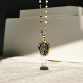 Elegant necklace; Minimalist jewelry; Delicate necklace; Simple elegance; Stylish minimalist necklace; Everyday wear necklace; Chic and sophisticated; Lightweight jewelry; Timeless design; Minimalist pendant; Elegant fashion accessory; Subtle beauty; Versatile necklace; Minimalist style; Elegant layering piece; Perfect gift for her; Modern jewelry design;