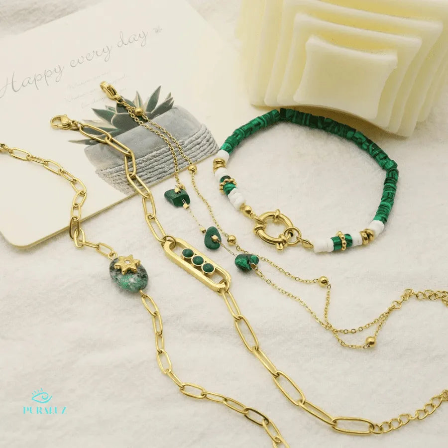 Serenity bracelet; Emerald green bracelet; Green quartz crystals; Healing energy bracelet; Calming bracelet; Natural quartz jewelry; Green gemstone bracelet; Crystal healing jewelry; Serenity and balance; Elegant green bracelet; Quartz crystal bracelet; Mindful jewelry; Spiritual healing; Green quartz benefits; Tranquil energy; Serenity and peace; 