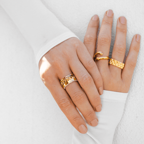 Zirconia links ring; 18K gold-plated ring; Elegant zirconia ring; Fashionable link ring; Gold-plated zirconia jewelry; Unique gold ring design; Chic zirconia links; Stylish 18K gold ring; Luxurious gold-plated jewelry; Zirconia embellished ring; Statement gold ring; High-quality zirconia ring; Contemporary gold ring; Radiant zirconia links; Glamorous gold-plated ring; Designer link ring; Stunning zirconia jewelry; Gold-plated fashion ring;