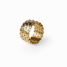 18k gold-plated ring; valenciana ring design; luxury gold jewelry; elegant gold ring for women; high-quality gold plating; timeless fashion accessory; stylish gold-plated ring; classic valenciana style; sophisticated women's ring; perfect gift for her; fine gold jewelry; everyday elegance; luxurious fashion ring; artisan-crafted gold ring; versatile gold accessory; statement ring for women; bold gold-plated ring; chic and elegant ring; unique valenciana design;