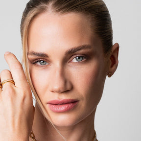 Double Vienne Ring; 18k Gold Plated Ring; Elegant Double Ring; Stylish Gold Jewelry; Unique Vienne Design; Luxury Fashion Ring; Sophisticated Jewelry Piece; High-Quality Gold Accessory; Modern Double Band Ring; Versatile Gold Ring; Eye-Catching Jewelry; Statement Fashion Ring; Perfect Gift for Her; Handmade Gold Ring; Timeless Double Ring Design; Chic Gold Accessory; Durable 18k Gold Craftsmanship; Unique Gift Ideas; Everyday Luxury Jewelry; Stunning Ring Collection; Lightweight Gold Ring; 