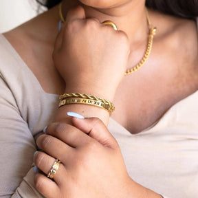 Pulseira de algarismos romanos banhada a ouro 18K | São Lazuli