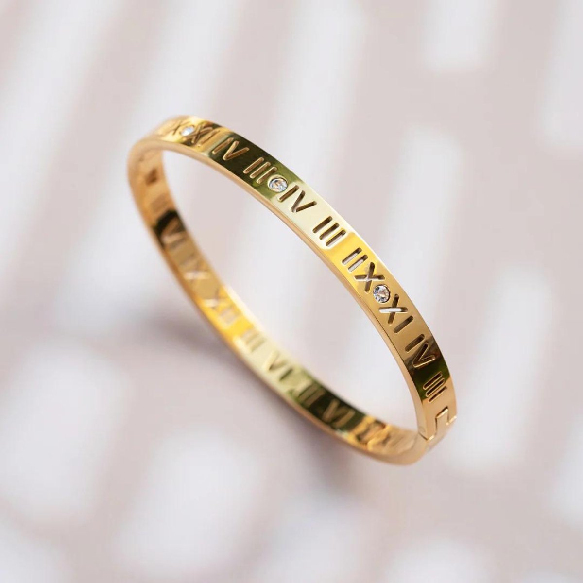 18K Gold-Plated Roman Numerals Bracelet | Saint Lazuli