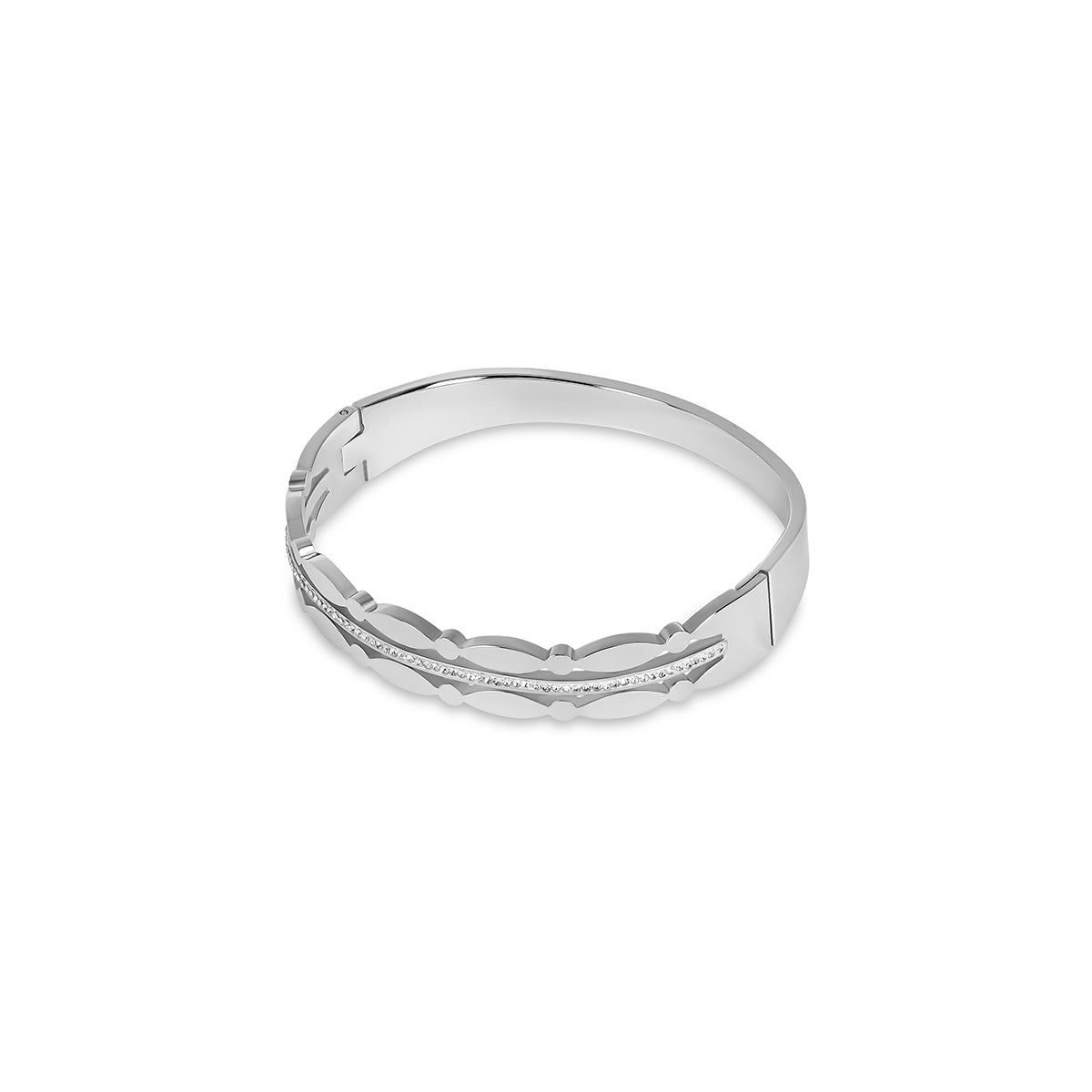 Silver bracelet; elegant accessory; discreet luxury; sophisticated fashion; refined style; silver shine; delicate jewellery; luxurious detail; elegant design; impeccable finish; perfect gift; timeless fashion; versatile accessory; classic beauty; subtle glamour; feminine style; high quality; exclusive piece; silver charm; touch of elegance.