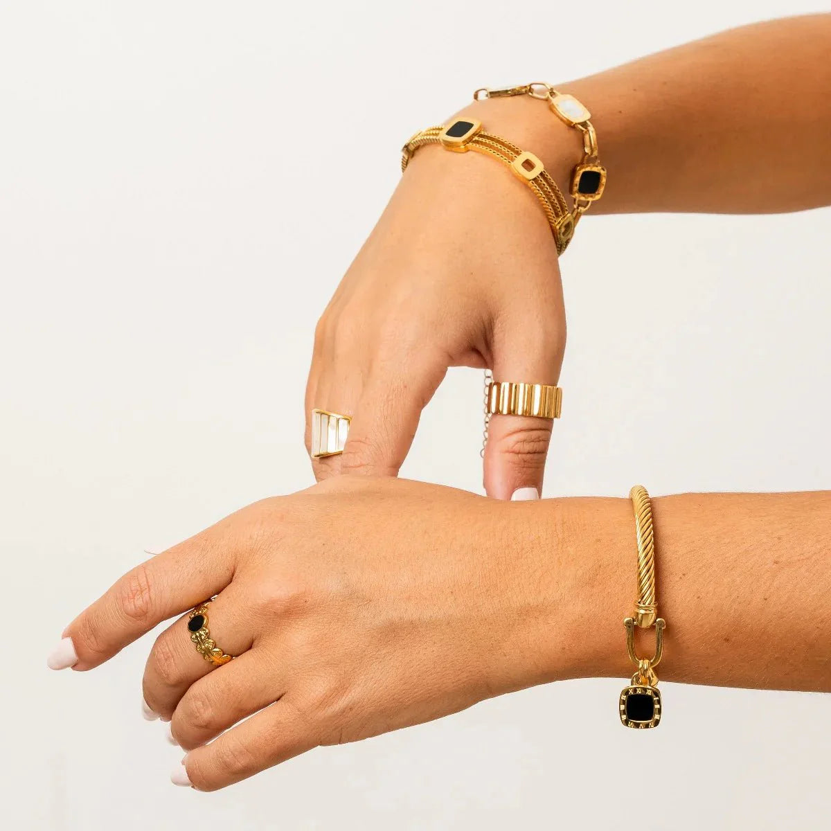 18K Gold-Plated Onyx Summer Bracelet | Saint Lazuli