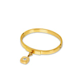 Gold-plated bracelet; elegant accessory; discreet luxury; sophisticated fashion; refined style; golden shine; delicate jewellery; luxurious detail; elegant design; impeccable finish; perfect gift; timeless fashion; versatile accessory; classic beauty; subtle glamour; feminine style; high quality; exclusive piece; golden charm; touch of elegance.