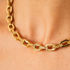 gold-plated necklace; elegant gold-plated necklace; handcrafted gold-plated necklace; gold jewellery; gold chain; artisanal gold-plated necklace; classic gold-plated necklace; chic gold-plated necklace; designer gold-plated necklace; minimalist gold-plated necklace; gold pendant necklace; high-quality gold-plated necklace; fashionable gold-plated necklace; gold-plated necklace gift; stylish gold-plated necklace; premium gold-plated necklace; luxurious gold-plated necklace; exquisite gold-plated necklace; go