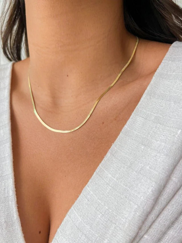 gold-plated necklace; elegant gold-plated necklace; handcrafted gold-plated necklace; gold jewellery; gold chain; artisanal gold-plated necklace; classic gold-plated necklace; chic gold-plated necklace; designer gold-plated necklace; minimalist gold-plated necklace; gold pendant necklace; high-quality gold-plated necklace; fashionable gold-plated necklace; gold-plated necklace gift; stylish gold-plated necklace; premium gold-plated necklace; luxurious gold-plated necklace; exquisite gold-plated necklace; go