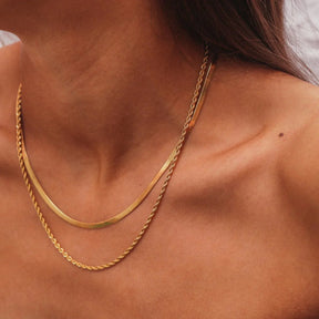 gold-plated necklace; elegant gold-plated necklace; handcrafted gold-plated necklace; gold jewellery; gold chain; artisanal gold-plated necklace; classic gold-plated necklace; chic gold-plated necklace; designer gold-plated necklace; minimalist gold-plated necklace; gold pendant necklace; high-quality gold-plated necklace; fashionable gold-plated necklace; gold-plated necklace gift; stylish gold-plated necklace; premium gold-plated necklace; luxurious gold-plated necklace; exquisite gold-plated necklace; go