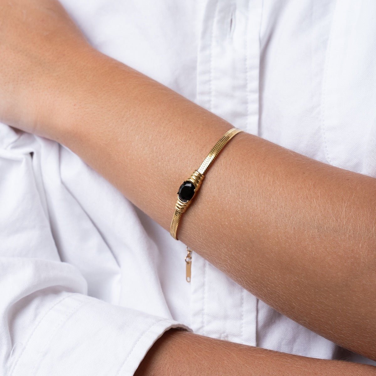 18K Gold-Plated Mesh Onyx Stone Bracelet | Saint Lazuli